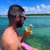 BEBENDO CAIPIRINHA